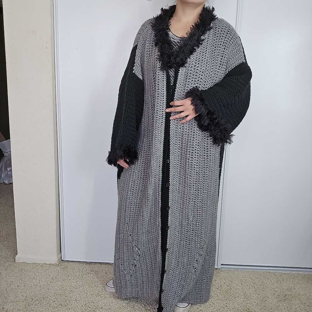 Vintage handmade Long Oversized Knit‎ Cardigan Giant One Size Grey Black Crochet
